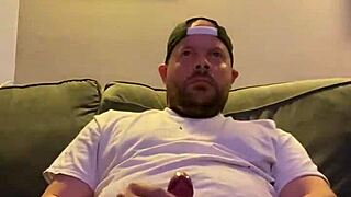 Watch me jerk off to gay porn, do you like it?