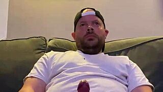 Watch me jerk off to gay porn, do you like it?