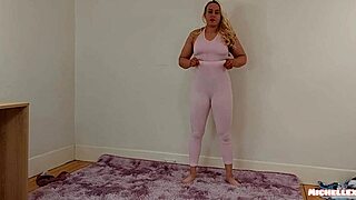 Hot milf tries on gym clothes in a sexy haul