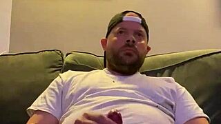 Watch me jerk off to gay porn, do you like it?