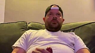 Watch me jerk off to gay porn, do you like it?