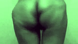 Sensual round fabulous bottom swings in a very delightful manner