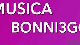 Bonnie3's enticing cam masturbation session