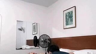 זיון בת חורגת לטינית אחרי בית ספר היא מתיזה