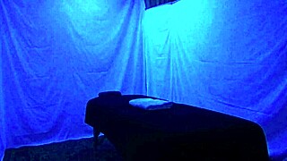 Gigi breeze enjoys a blacklight massage session