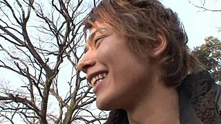 oh wow, check this japanese beauty giving wild head!