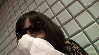 Pick up this gal and make her masturbate in the hotel