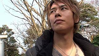 oh wow, check this japanese beauty giving wild head!