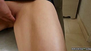 i fucked a blonde teen in the car and she swallowed my cum