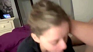 Summer Sucks Boyfriend's Cock for Fun 😏