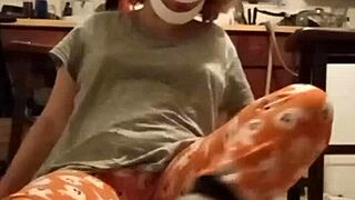 Promotional grey workout video encourages subscribing to membership for hundreds of vids.