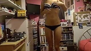 My first time naked on camra, ahh!