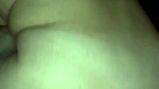 A vadia senta no foguete até o cu ficar arrombado e frouxo