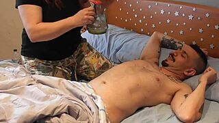 מגיעה המעסה הגדולת שדיים וגומר לי בפה מלא שמן 😏