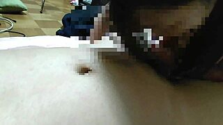 Watch this mature Japanese MILF suck dick and lick nipples, isn't it hot?