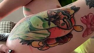 yo, this young girl loves anal fingering and fisting!