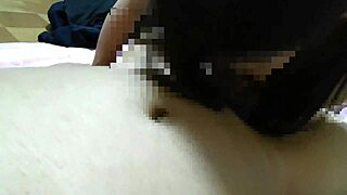 Watch this mature Japanese MILF suck dick and lick nipples, isn't it hot?