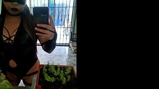 Cleaning lady rips clothes in sexy outfit for amateurs