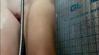 Shaved pussy teen offers a full view of her dignity in up-close video