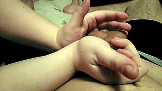 Early Morning Handjob While Falling Asleep 😴