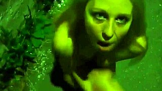 stunning girlfriend feels the thrill of a street blowjob at night