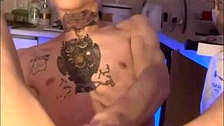 Twinks Engage in Romantic Mutual Masturbation