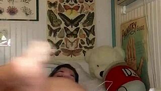 Teen Cassie Higgs19 fucking dildo in bed, so wet! 😍