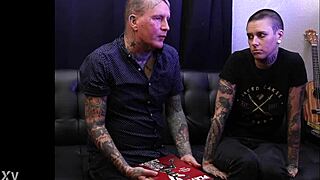 टीजर पकड़ा गया गर्लफ्रेंड की फ्रेंड्स जेन गेल, विकी वाइस और क्रिस कोफिन को चोदते