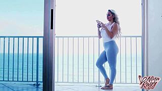 Poglej nina kayyjev velik rit masažni presenečenje!