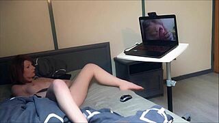 Watch Naughty Webcam Girls Masturbate!