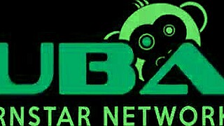 Duas Gatas, Alix Lynx, Compartilham Momentos Quentes em Ação Selvagem