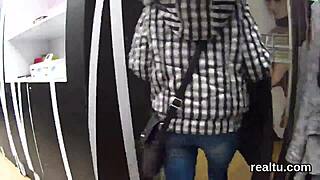 Fantastic Czech Chick Tempted In The Mall