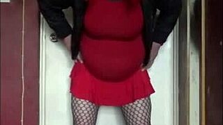 in 2023 i wanna swallow yur pee in stockings