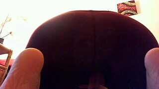 wet milf masturbates in dirty lingerie and leggings