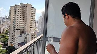 yuri gaúcho drops by his straight buddy for bareback fun