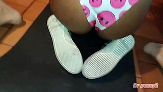 Aku guru yoga yang rahsia ketuk pelajar dan dia kongsi video