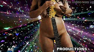 Play with me in 4K 😘