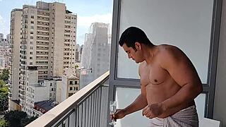 yuri gaúcho drops by his straight buddy for bareback fun