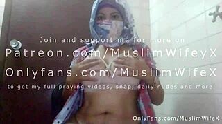 real arab slut sins in hijab, squirting muslim pussy on webcam during forbidden sex