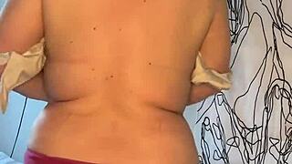 Ausziehen: Chubby German Milf In Lingerie Showing Big Tits