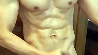 Buharlı duştan sonra boşal, gelecek sefer katılmak ister misin?