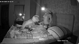 Amateur BBWs do face sitting steamy threesome