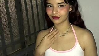 A Cambio De Salir, Trago La Leche De Mi Hermanastro