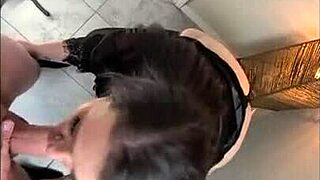 風呂場で人妻おしゃべりPOV密着