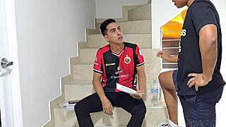 la novia de mi mejor amigo me chupa muy bien la polla mientras �l est� ocupado