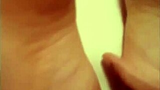 Massage turns into cumshot on feet with bbc