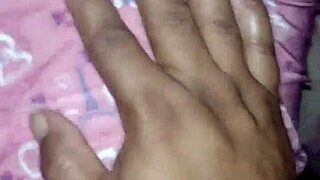 enchendo o cu de porra com orgasmo intenso