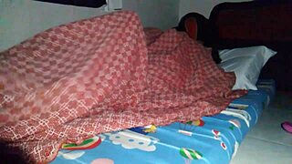 Sharing bed with stepmom turned into an unexpected creampie under sheets