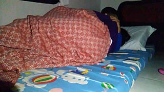 Sharing bed with stepmom turned into an unexpected creampie under sheets