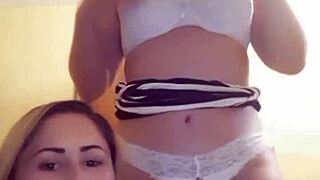 spanish lesbians live
